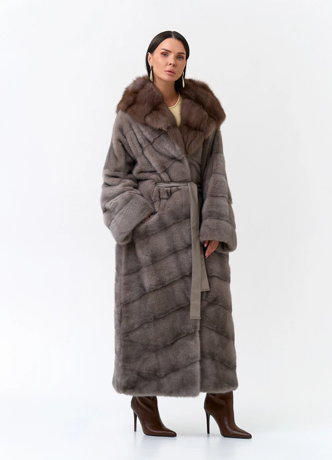 Длинная шуба из меха норки с капюшоном из меха куницы модель № 29252 универмаг малина