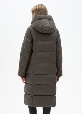 Женский пуховик с капюшоном