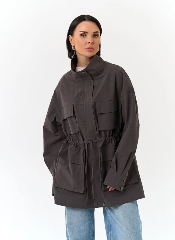 Женская куртка ветровка с накладными карманами