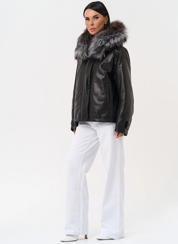 Куртка с капюшоном из натуральной кожи фото