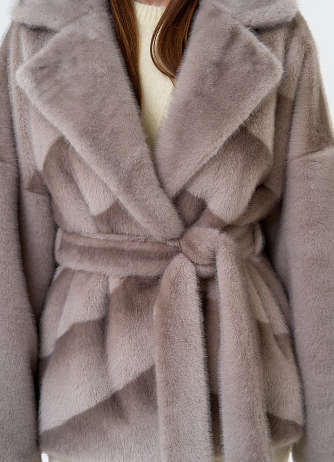 Женская шуба из эко меха с английским воротником  модель № 31225 универмаг малина