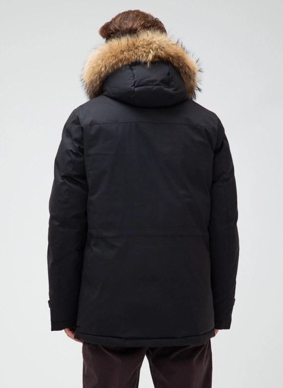 Мужской пуховик с капюшоном из меха енота